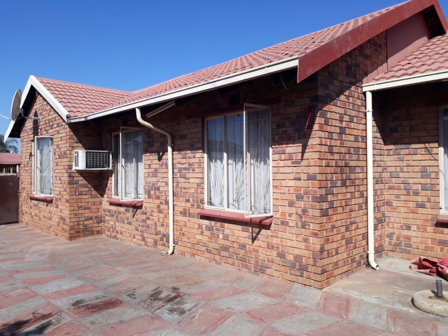 3 Bedroom Property for Sale in Tlhabane North West